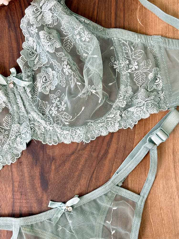 ست شورت و سوتین گیپوری فانتزی